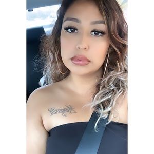 Meet your Posher, Estefany